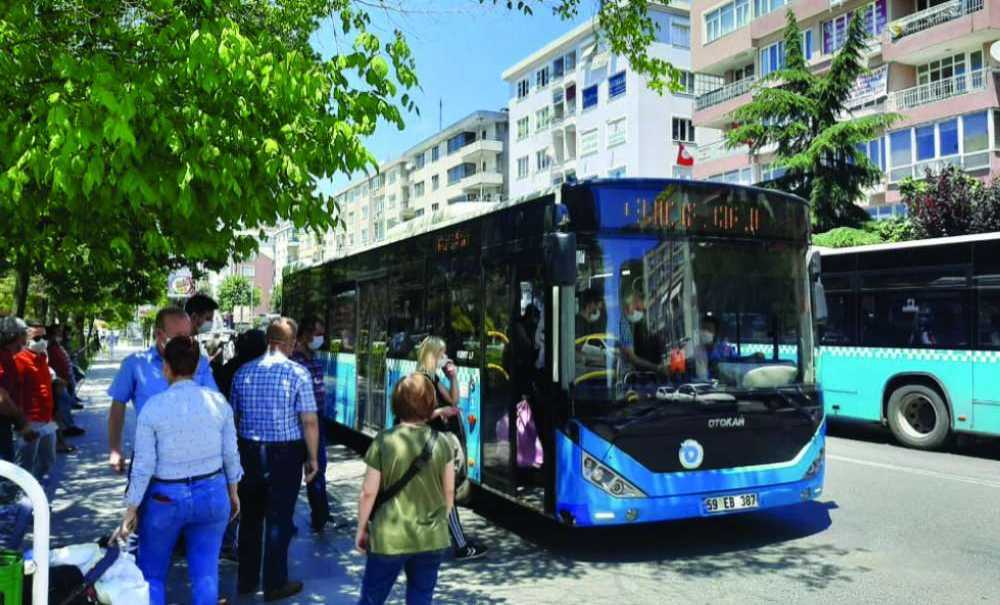 Otobüsler Aylar Sonra Tam Kapasiteyle Çalışmaya Başladı