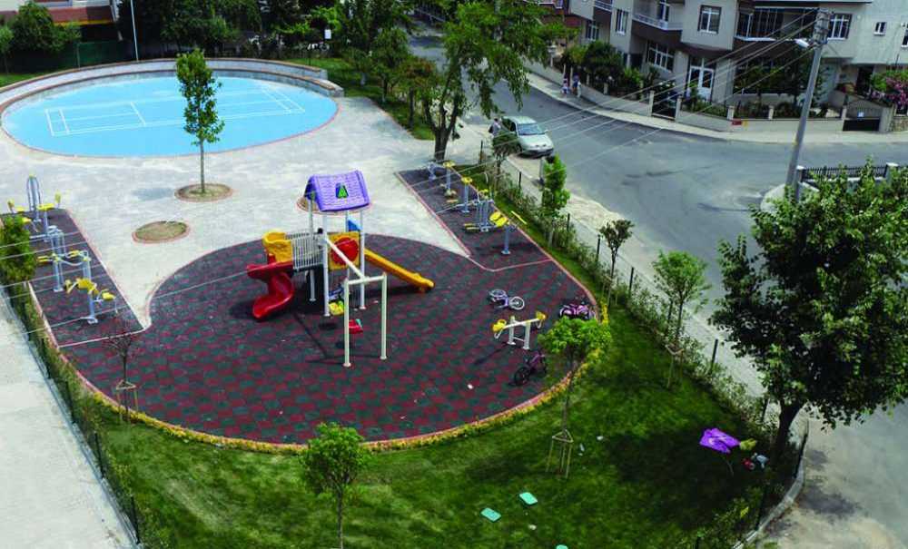 Kenti Parklarla Donatmaya Devam Ediyorlar