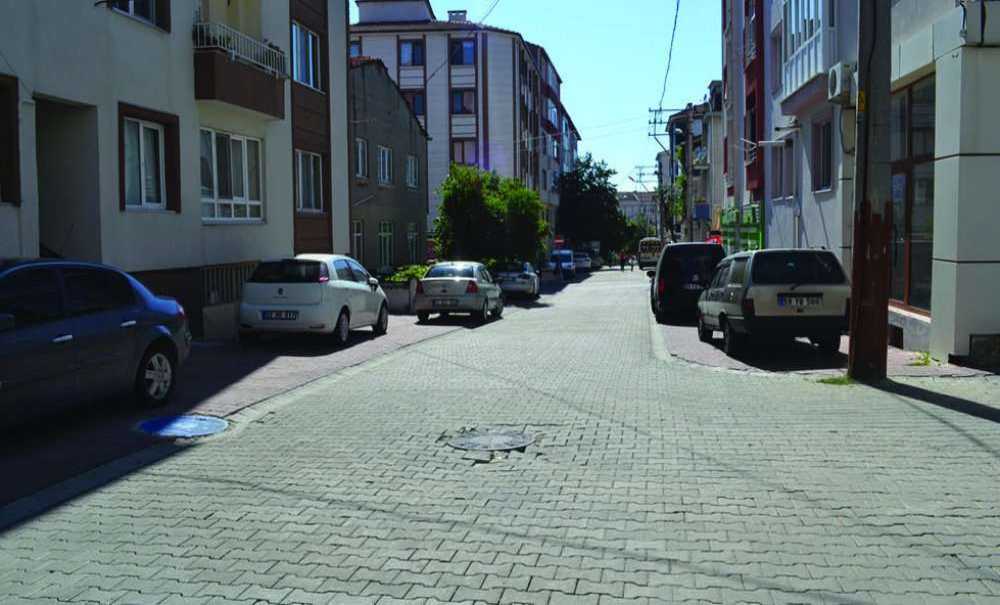 Mahalleli Yapılan Yollardan Memnun