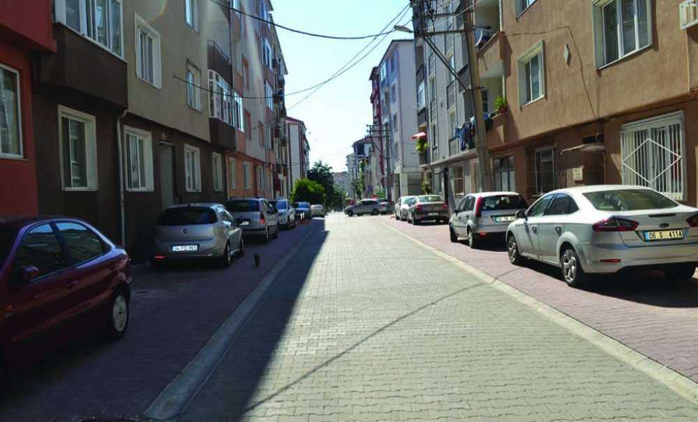 Mahalleli Yapılan Yollardan Memnun