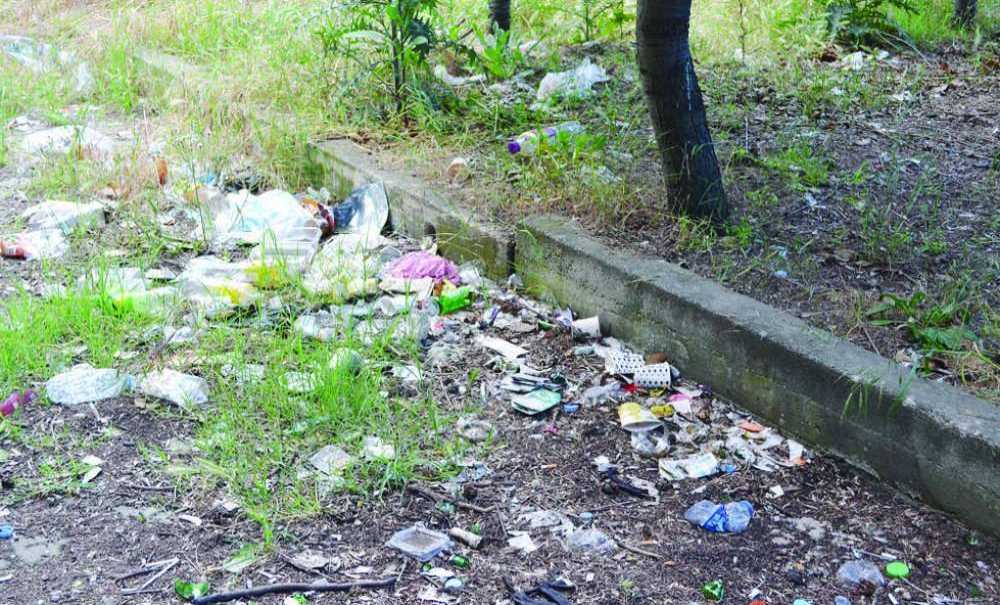 Okul Arazisi Alkoliklerin Cazibe Merkezi Oldu