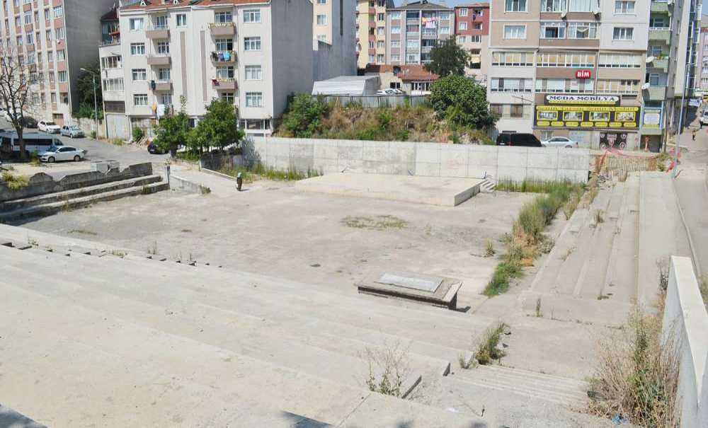 Amfi Tiyatrodaki Çalışmalar Bir Türlü Bitirilemedi!