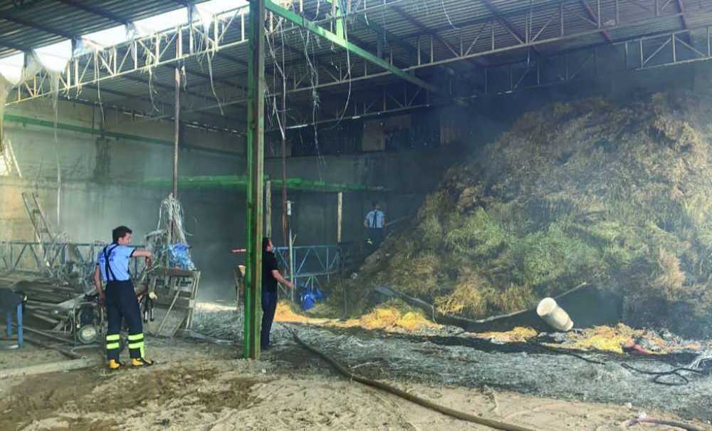 Depo Yangınına İtfaiye Ekipleri Anında Müdahale Etti