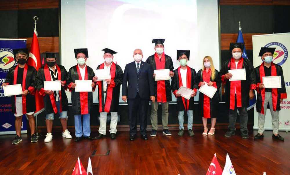 Yıllar Sonra Diploma Heyecanı Yaşadılar