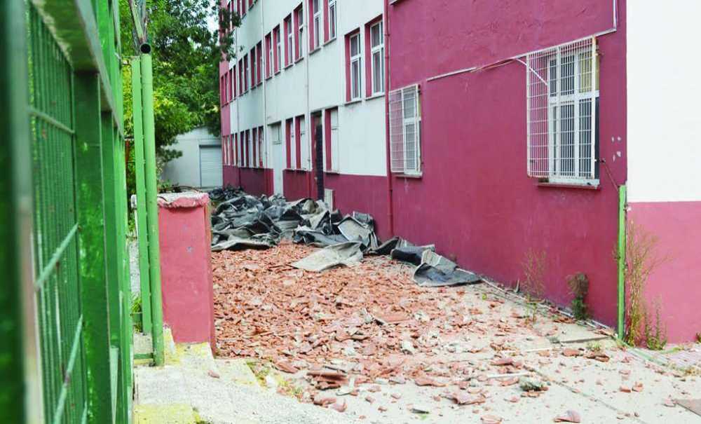 Okulların Yıkımı Başladı