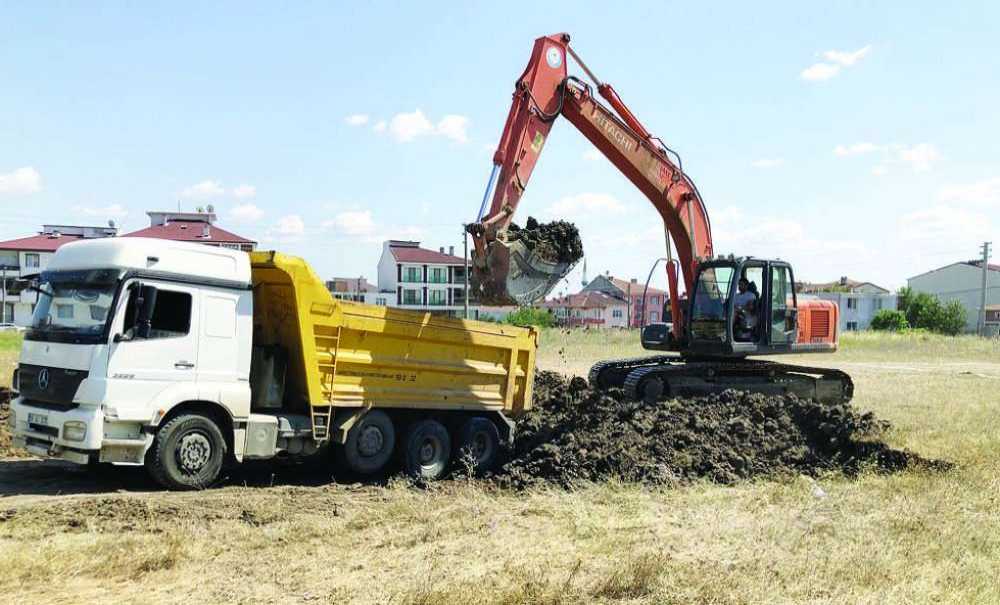 Cemevi Ve Aşevi İçin İlk Kazma Vuruldu