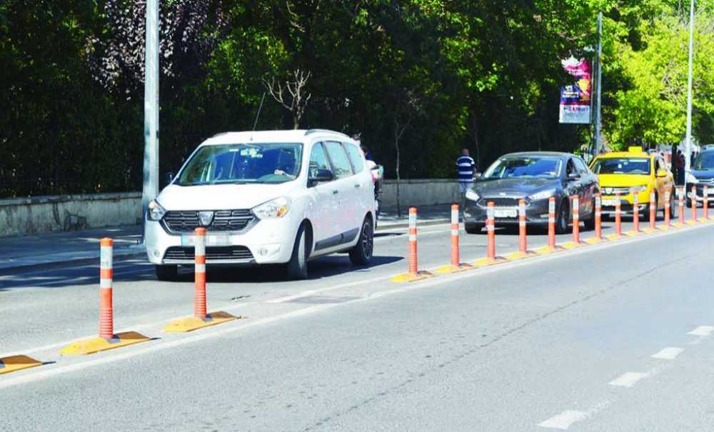 Dönüş Yapan Araçlar Trafiği Olumsuz Etkiliyor
