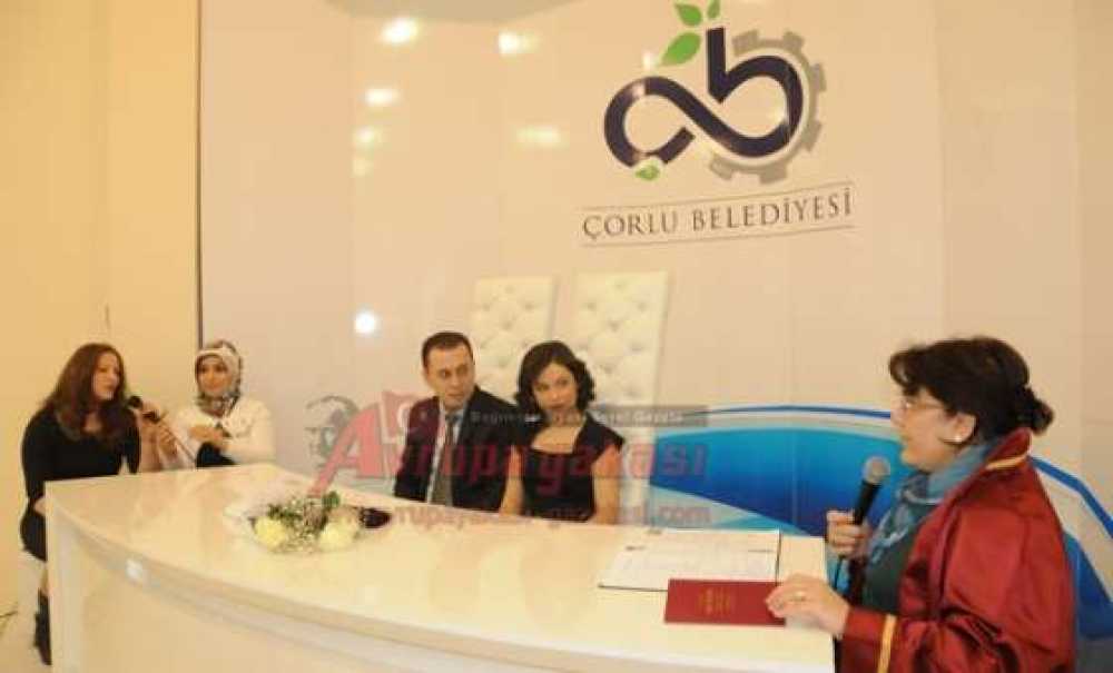 Çorlu`da Nikah İşlemlerine Ramazan Molası