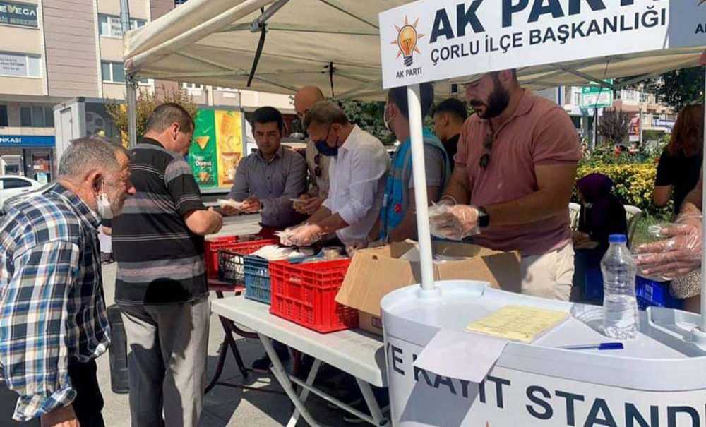 Ak Parti Aşure Dağıttı