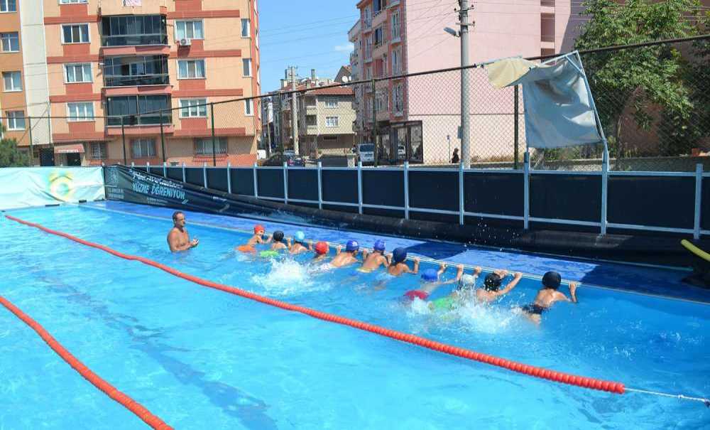 Hem Yüzmeyi Öğrendiler Hem Eğlendiler