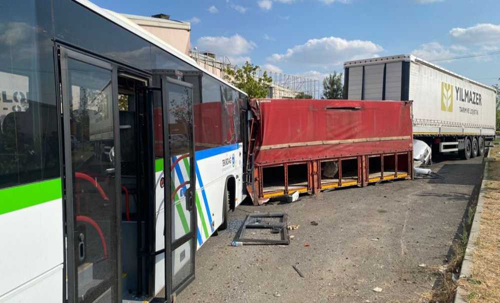 Freni Boşalan Halk Otobüsü 7 Araca Çarptı