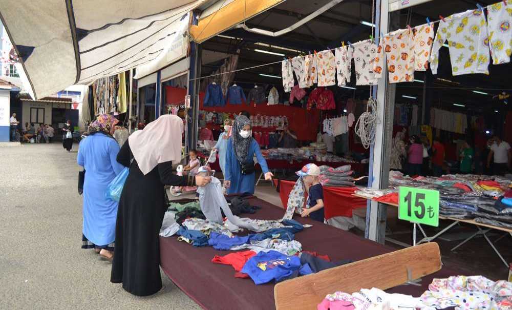 Pazarda Okul Alışverişi Yoğunluğu Yaşandı