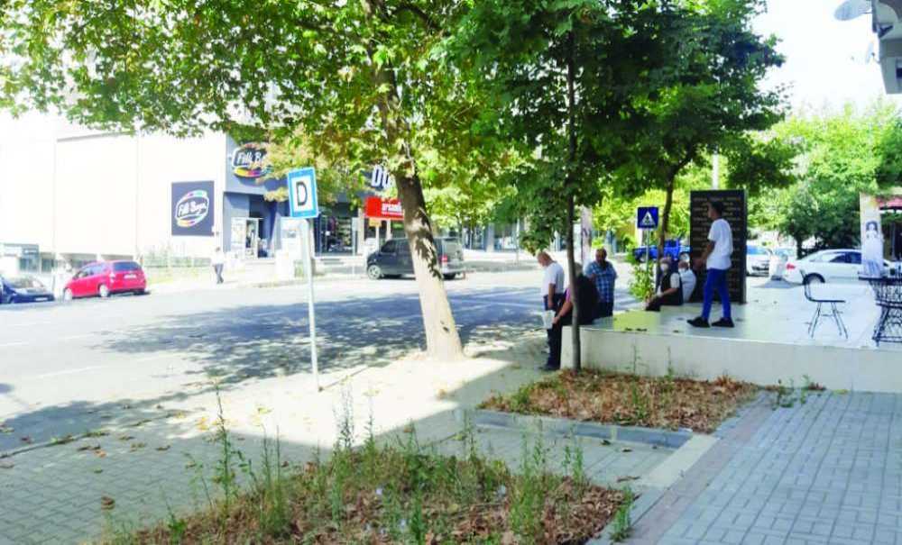 Kabini Olmayan Durakta Vatandaşlar Mağdur Oluyor