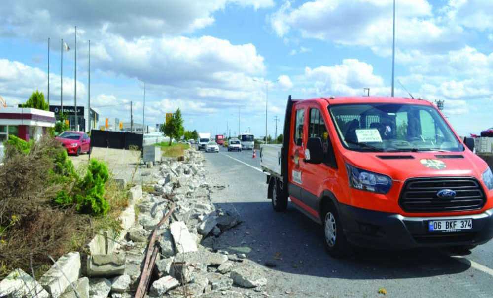 D-100 Karayolu'ndaki Yağmur Suyu Kanalları Temizlendi