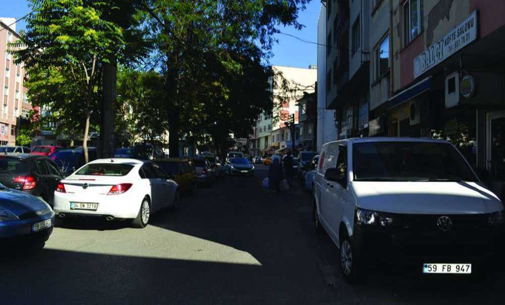 Eski Bisikletçiler Meydanı'nda Trafik Arap Saçı