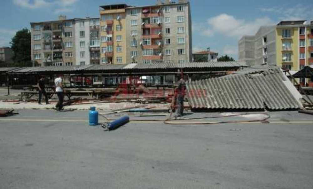 Perşembe Pazarında Yıkım Çalışmaları Başladı