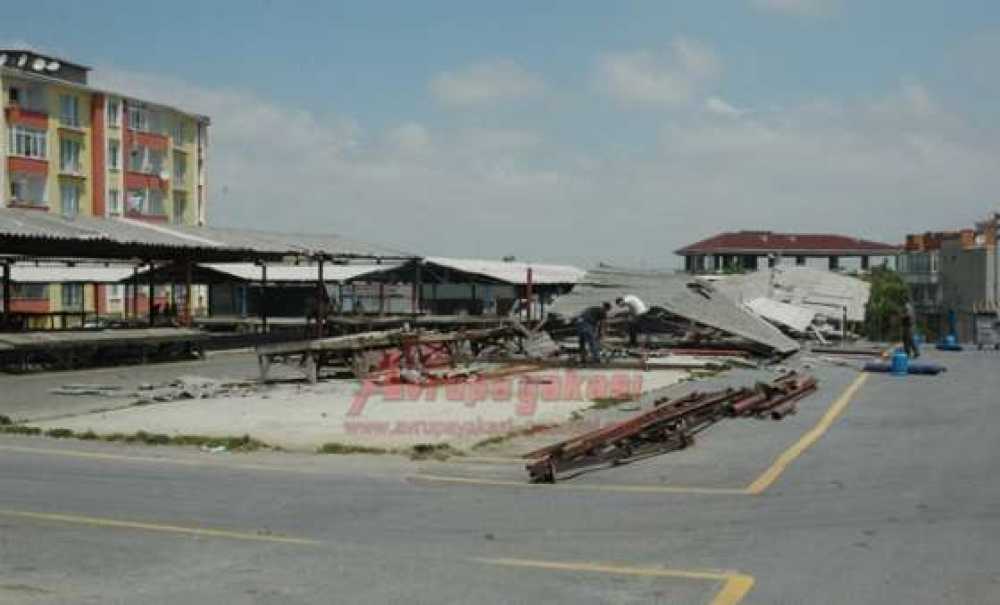 Perşembe Pazarında Yıkım Çalışmaları Başladı