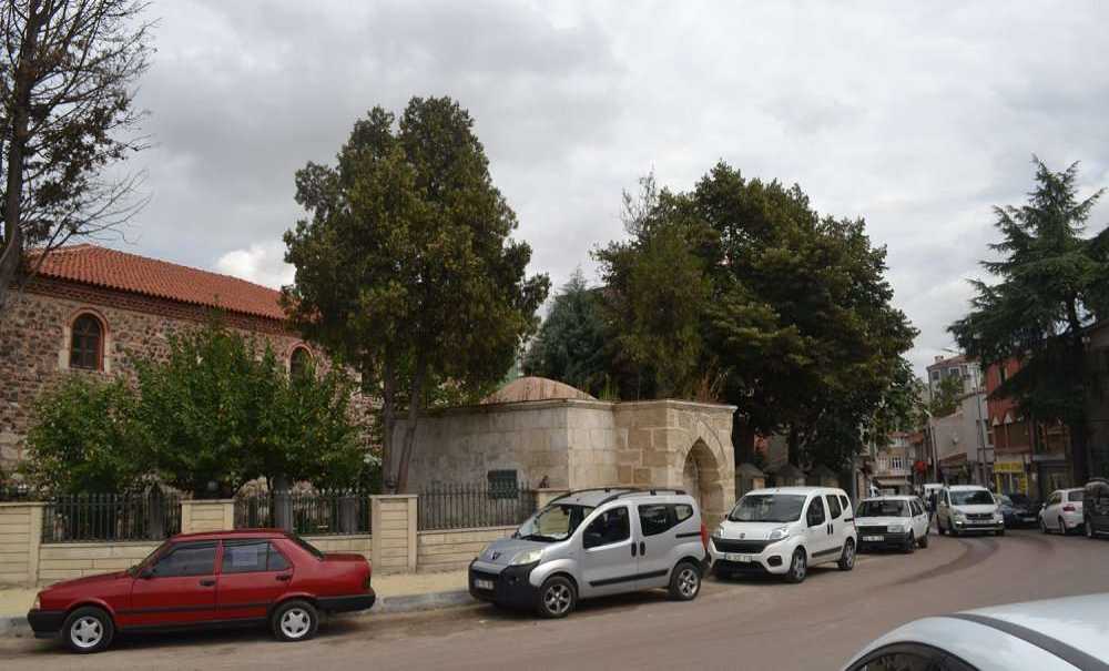 Hırsızların Çaldığı Bahçe Korkulukları Hala Yapılmadı!