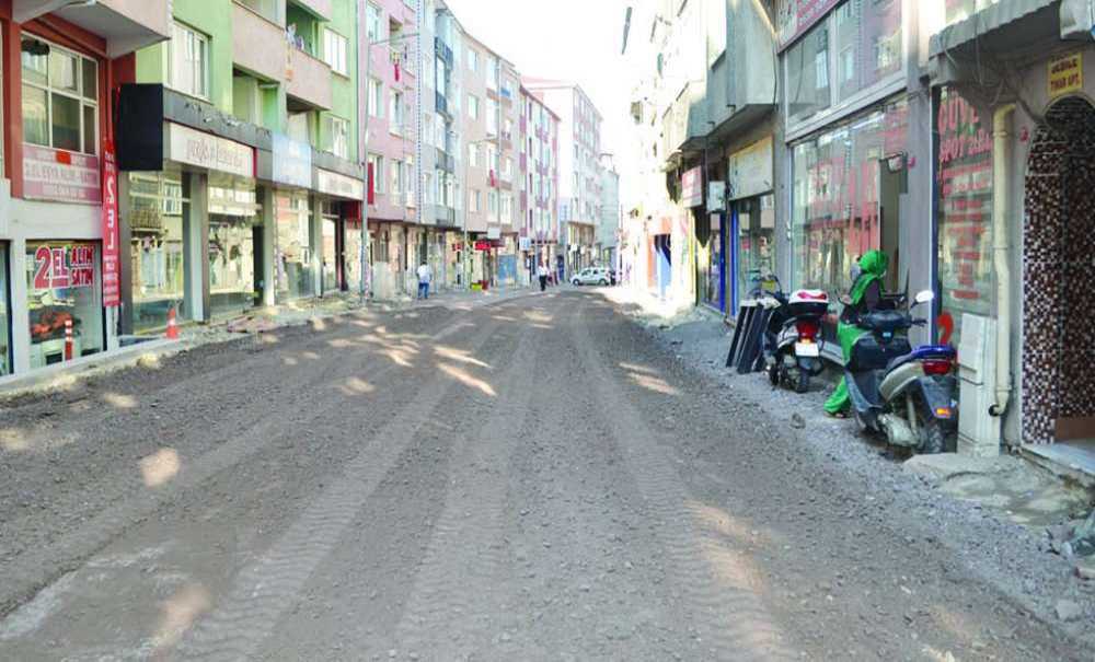 Yel Değirmeni Sokağında Asfalt Hazırlıkları Başladı