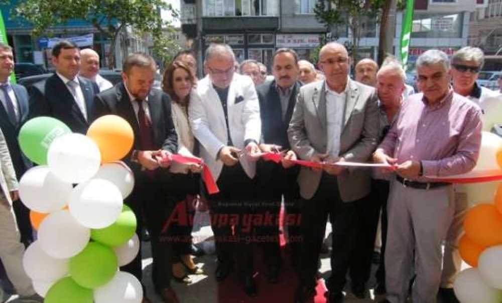 Kaan Mobilya Vestel Ve Kilim Mağazasını Açtı