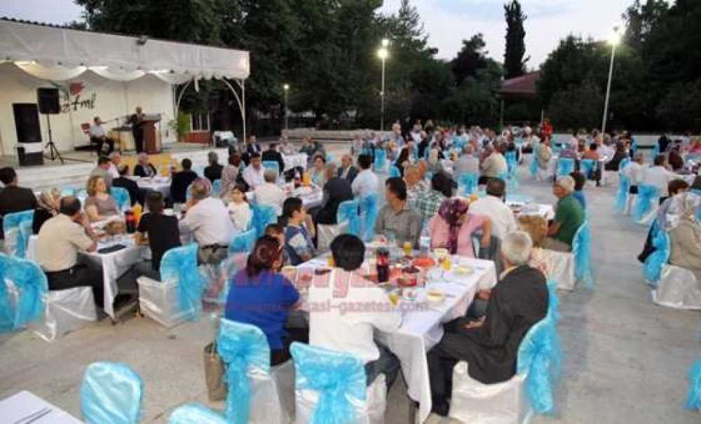 Tekirdağ Valisi Ali Yerlikaya Şehit Aileleri Ve Gazilerle İftarda Bir Araya Geldi