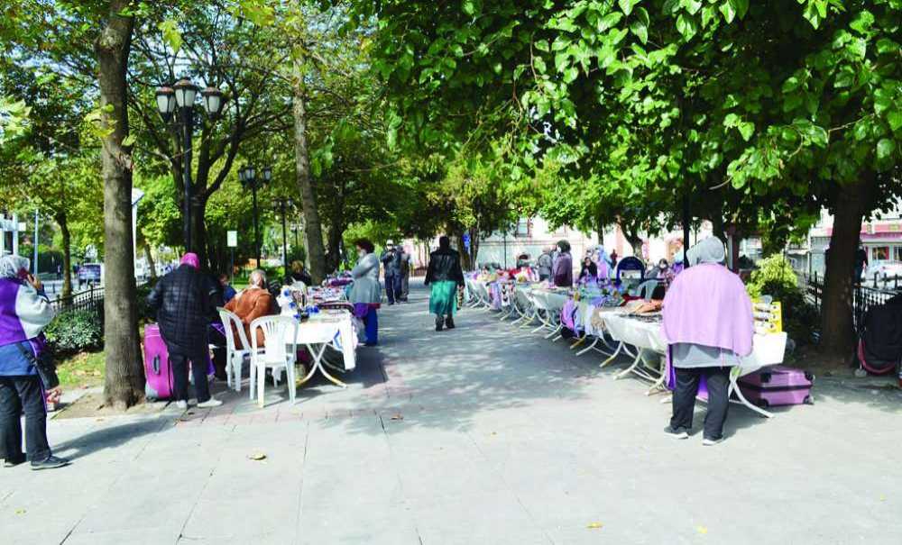 Hanımeli Çarşısı Eski Gaziler Parkı'na Açıldı