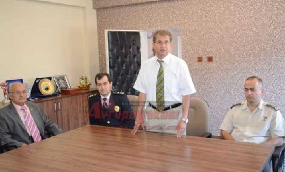 Kaymakam Doğan`dan Müdürlere Plaket