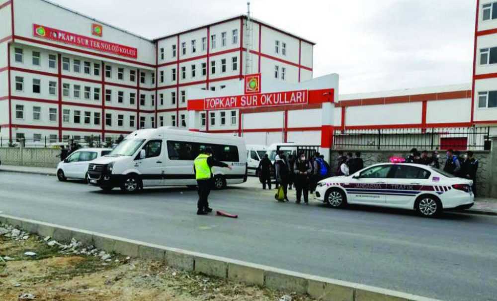 Jandarma Ekiplerinden Okul Çevresinde Sıkı Denetim