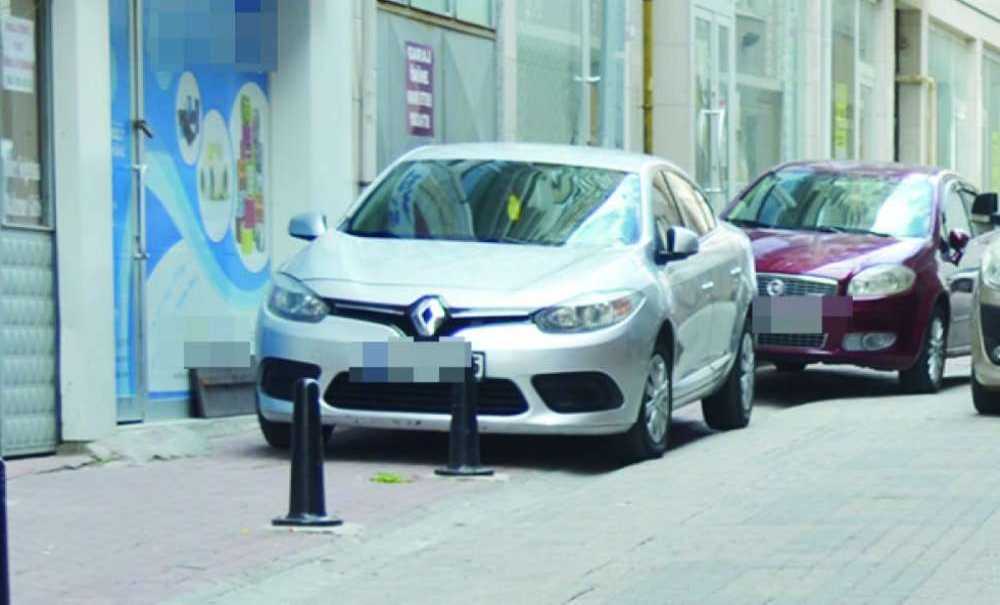 Dubaları Kırıp Araçlarını Park Ediyorlar