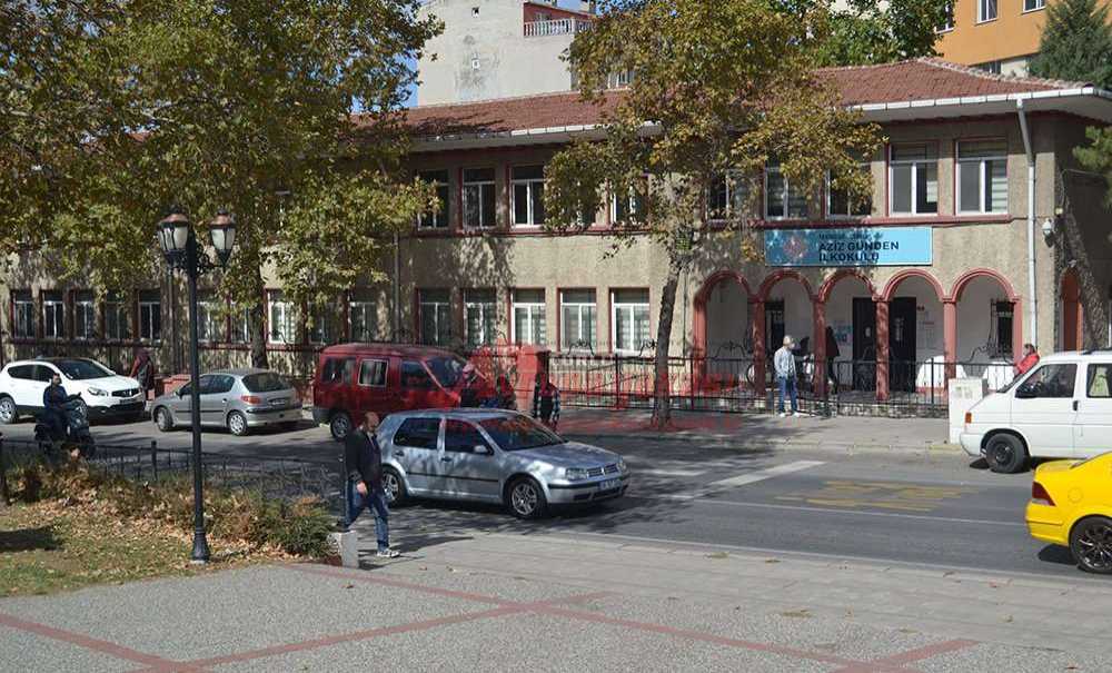 Öncelik Yayaların Kuralına Bazı Sürücüler Dikkat Etmiyor!