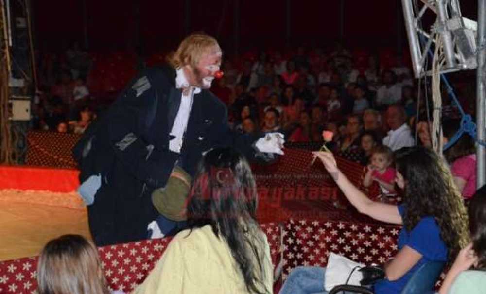 Çorlu Gazeteciler Derneği Ailesi Sirkte Buluştu