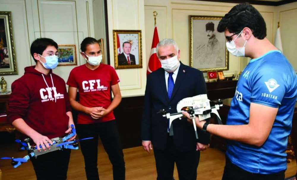 Dereceye Giren Öğrenciler Vali Yıldırım'ı Ziyaret Etti