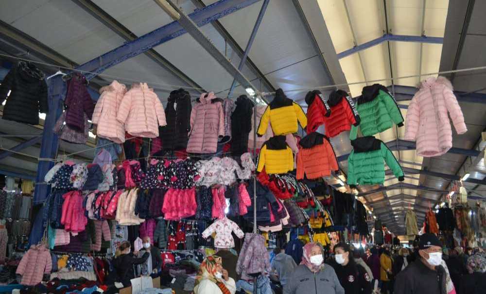 Giyim Pazarı Tıklım Tıklım!