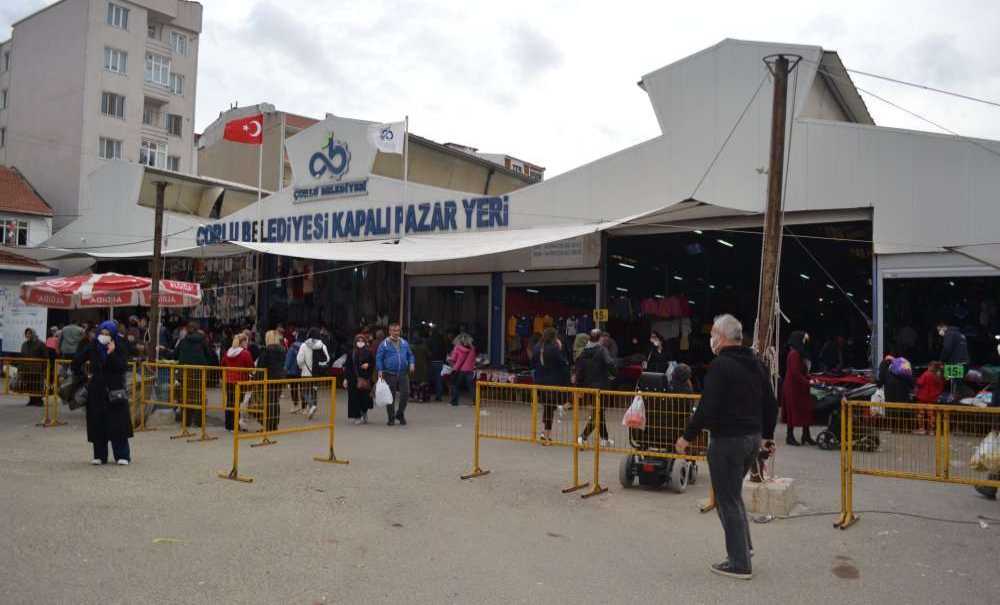 Giyim Pazarı Tıklım Tıklım!