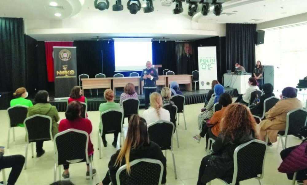 Annelere Uyuşturucu Semineri