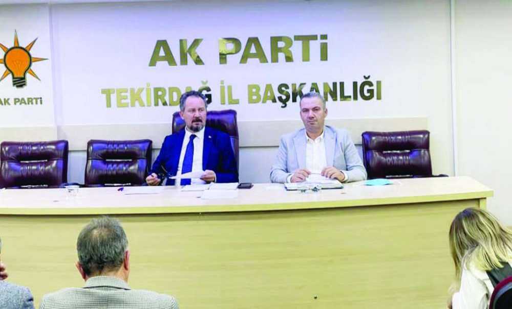 Ak Parti'de İlçe Başkanları Toplandı