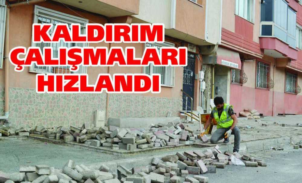 Erdal İnönü Caddesi'ndeki Kaldırım Çalışmaları Hızlandı