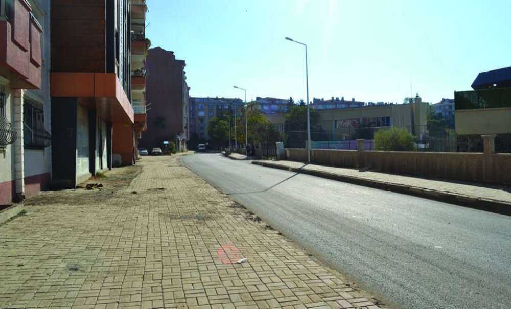 Erdal İnönü Caddesi'ndeki Kaldırım Çalışmaları Sona Erdi