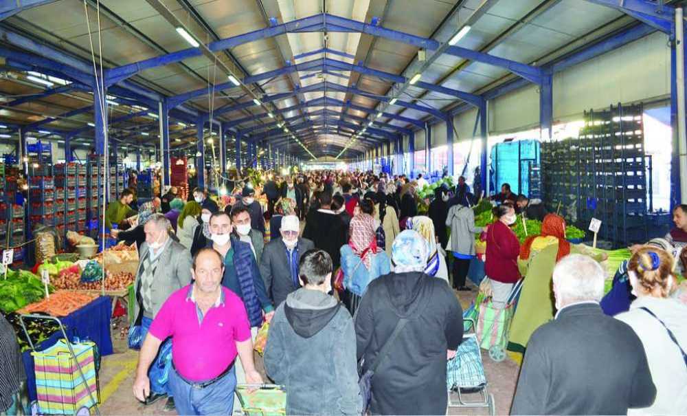 Pazar Yerinde İğne Atsan Yere Düşmüyor!