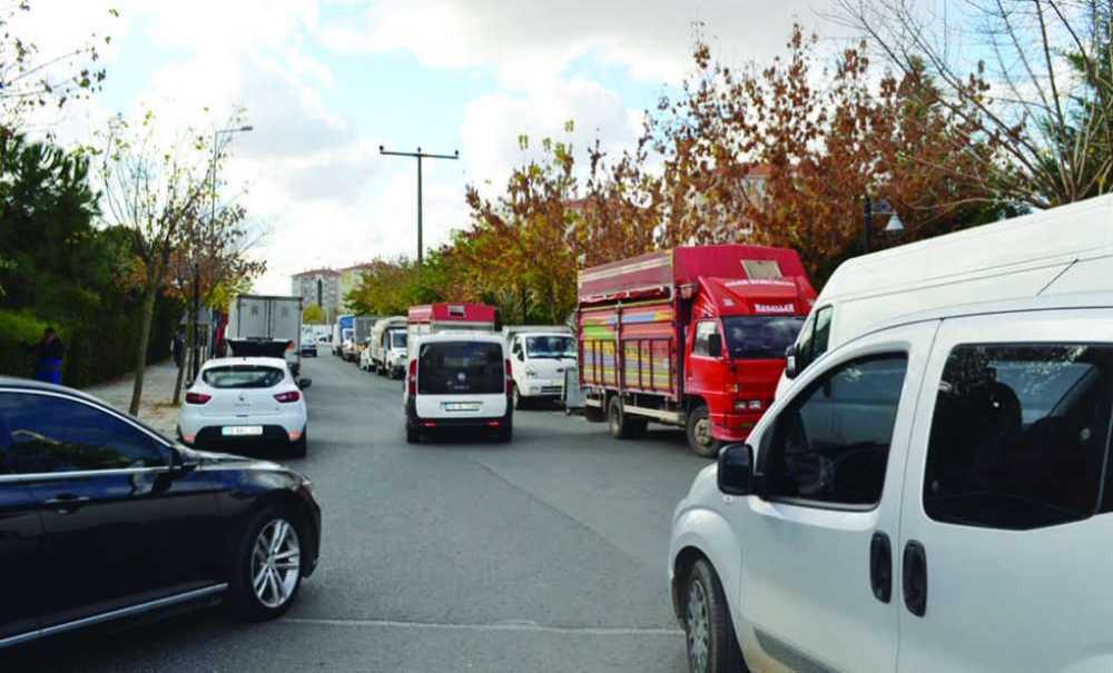 Pazar Yerinde Trafik Çıkmazı!