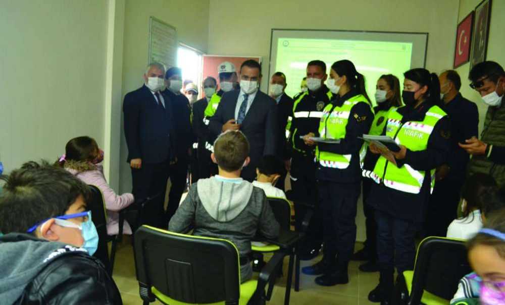 Vali Yıldırım Trafik Eğitim Parkı'nı Ziyaret Etti