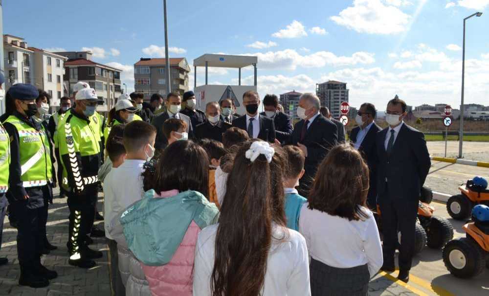 Vali Yıldırım Trafik Eğitim Parkı'nı Ziyaret Etti