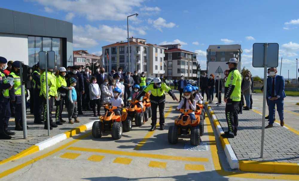 Vali Yıldırım Trafik Eğitim Parkı'nı Ziyaret Etti