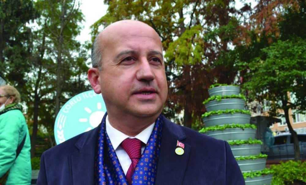 Ak Parti, Chp, Mhp Ve İyi Parti Çelenk Sundu