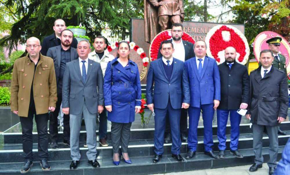 Ak Parti, Chp, Mhp Ve İyi Parti Çelenk Sundu