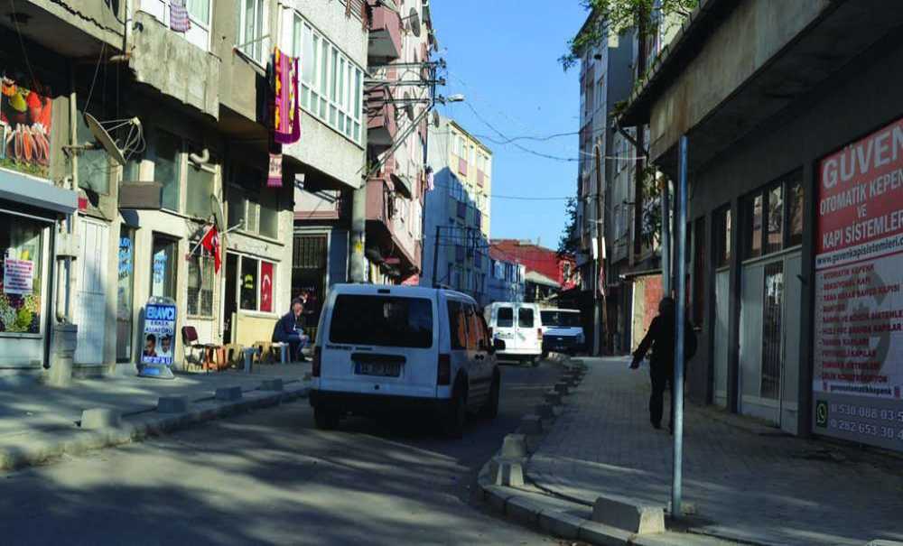 Kaldırım Çalışmalarıyla Birlikte Cadde Tek Yöne Çevrildi