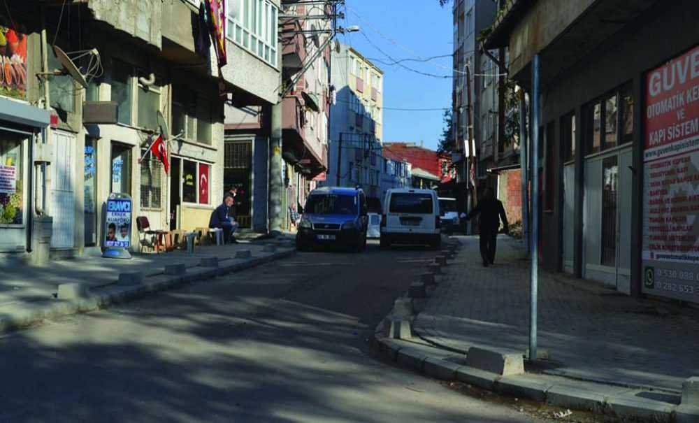 Kaldırım Çalışmalarıyla Birlikte Cadde Tek Yöne Çevrildi