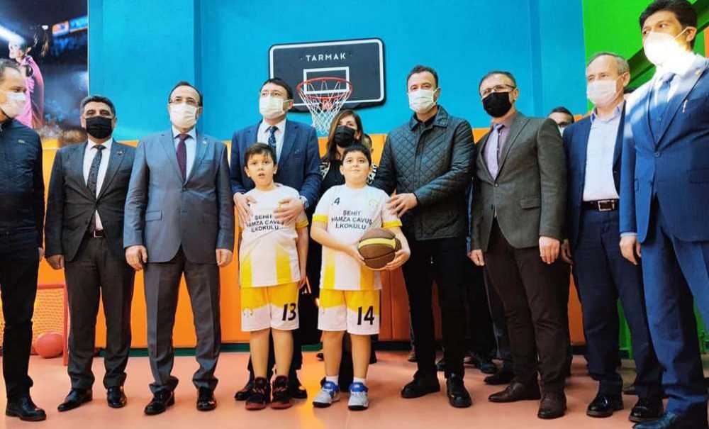 Babasının Adını Okulda Yaşattı