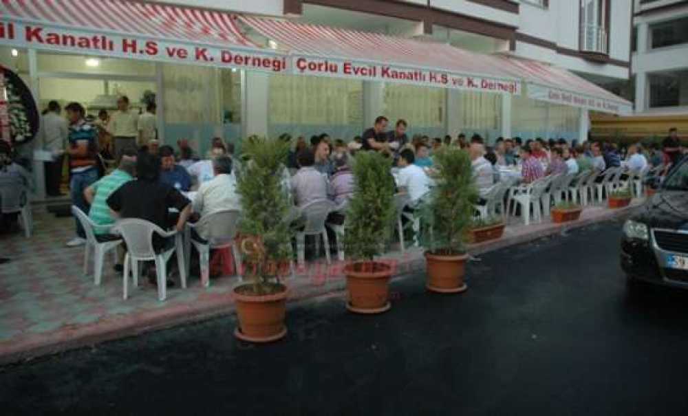 Kanatlı Hayvanları Sevenler Derneği İftarda Buluştu