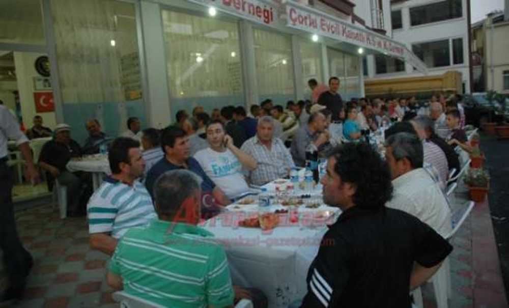 Kanatlı Hayvanları Sevenler Derneği İftarda Buluştu